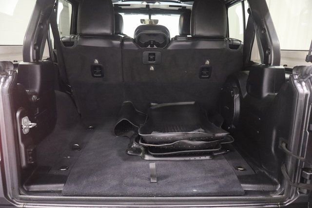 Used 2019 Jeep Wrangler Unlimited Sahara w/ Uconnect 4C Nav & Sound Group image 18
