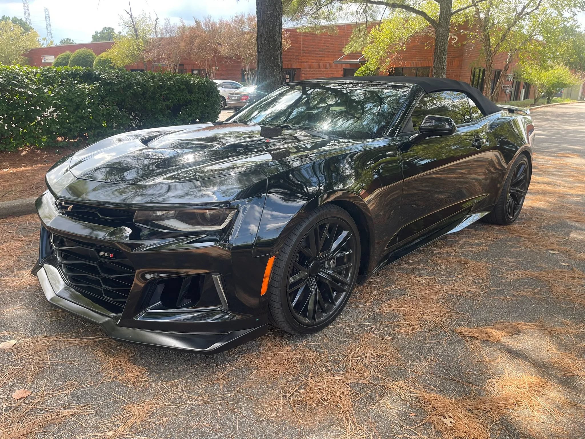 Used 2019 Chevrolet Camaro ZL1 RWD image 3