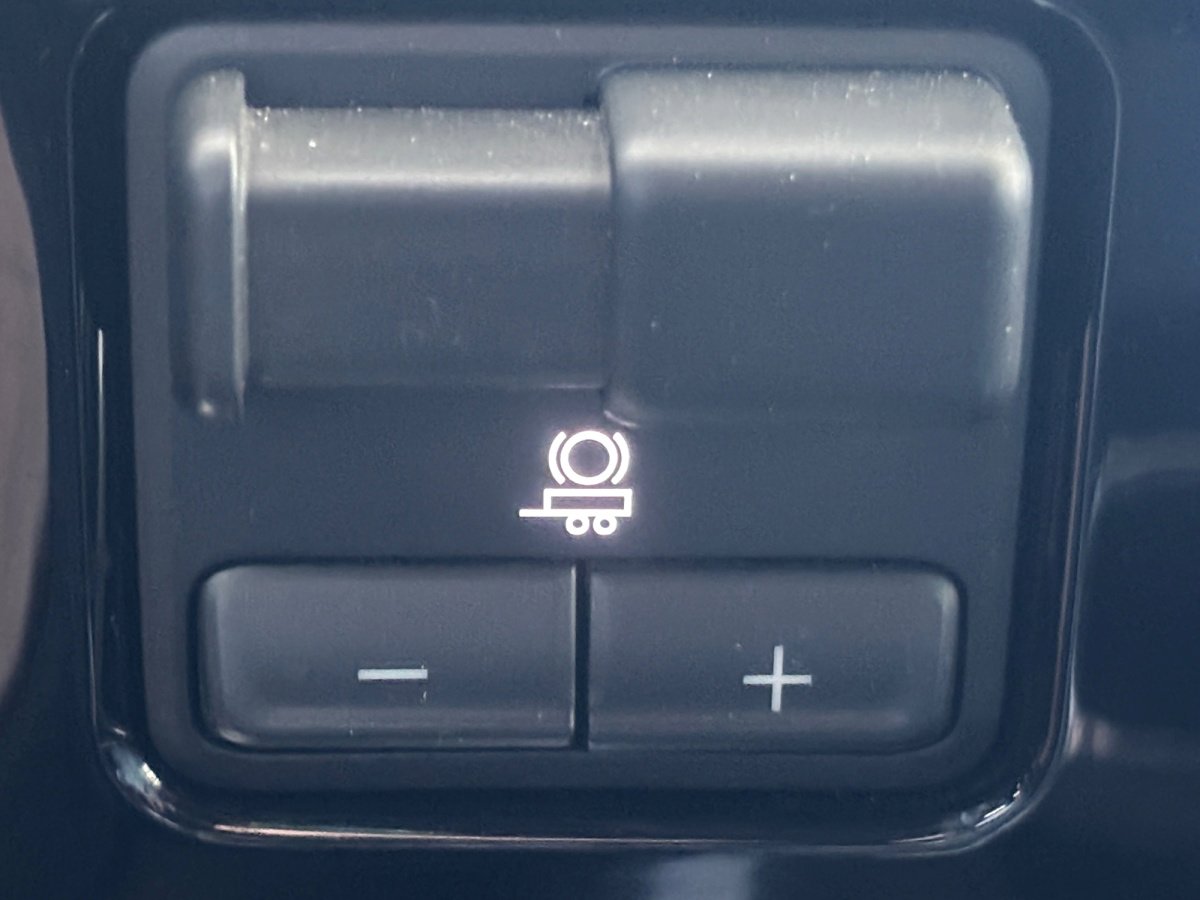 Used 2024 Chevrolet Silverado 3500 LTZ w/ LTZ Plus Package image 32