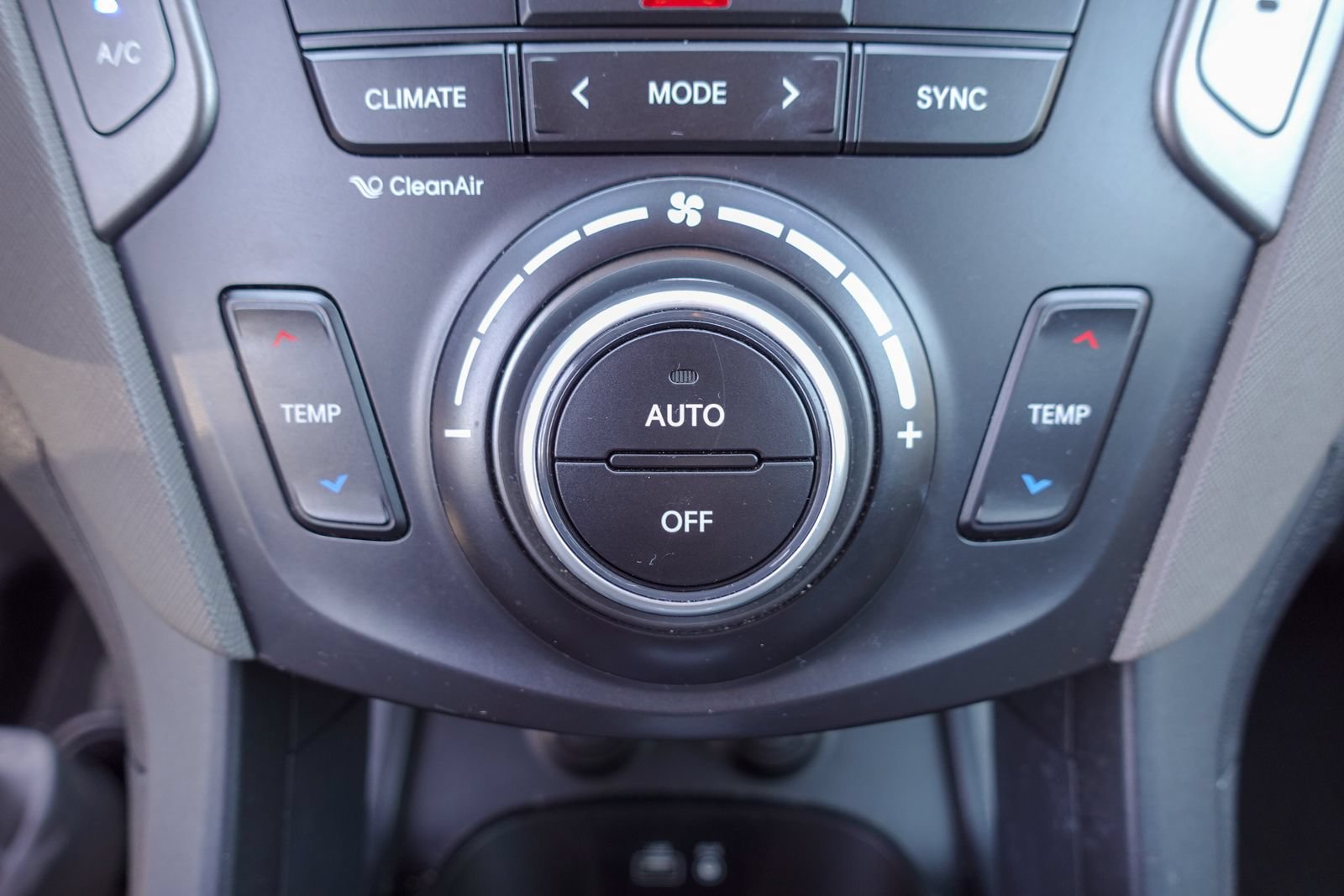 Used 2017 Hyundai Santa Fe SE w/ SE Premium Package 02 FWD image 23
