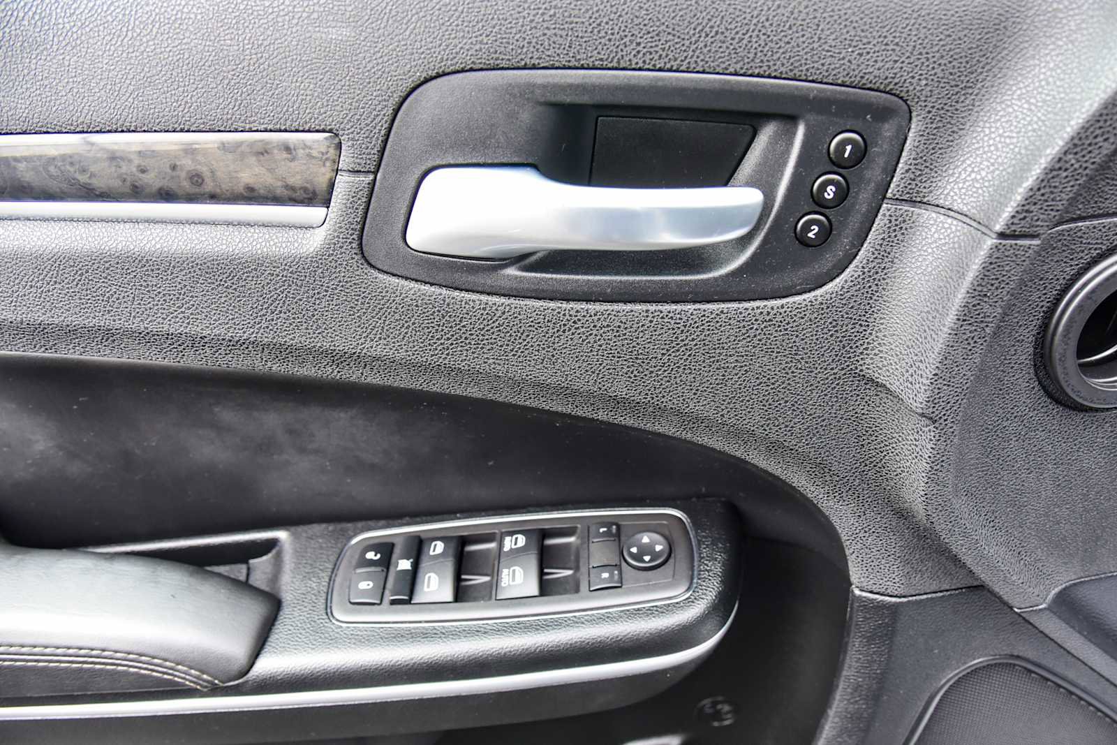 Certified 2023 Chrysler 300 Touring L w/ Comfort Group image 15