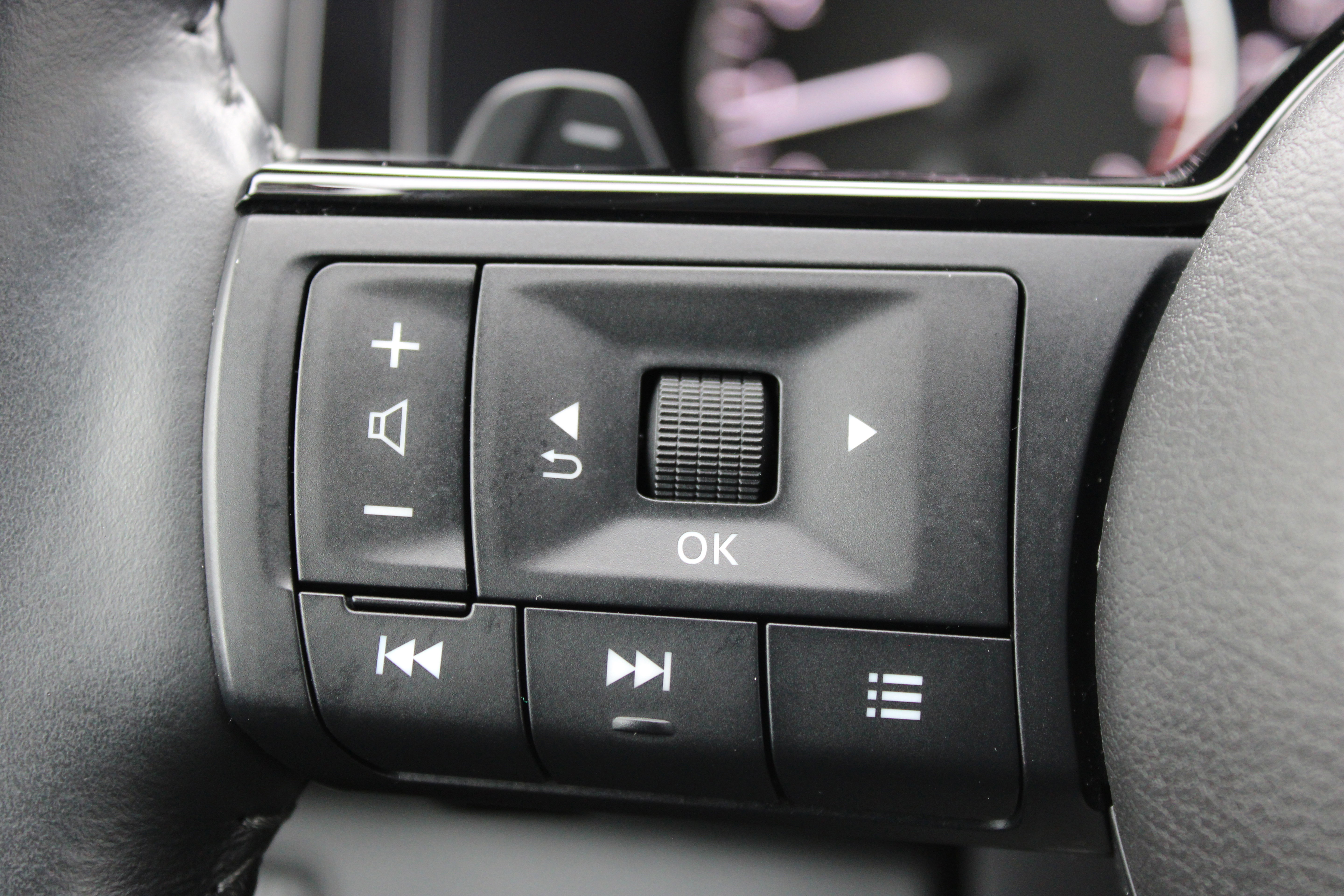 Certified 2023 Nissan Pathfinder SL image 29