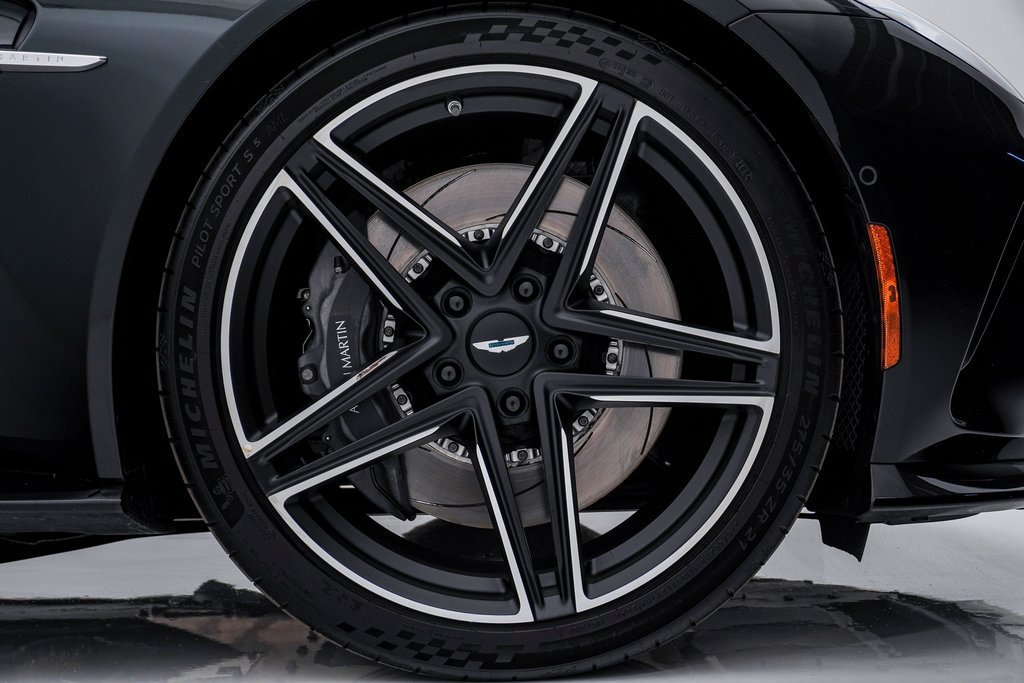 Used 2026 Aston Martin V8 Vantage Coupe RWD image 8
