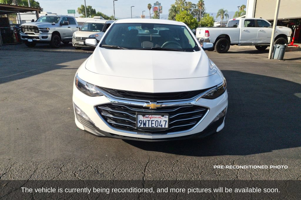 Used 2024 Chevrolet Malibu LT FWD image 2