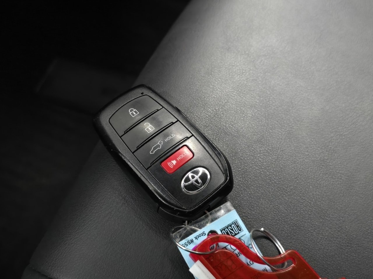 Certified 2024 Toyota Venza LE image 32