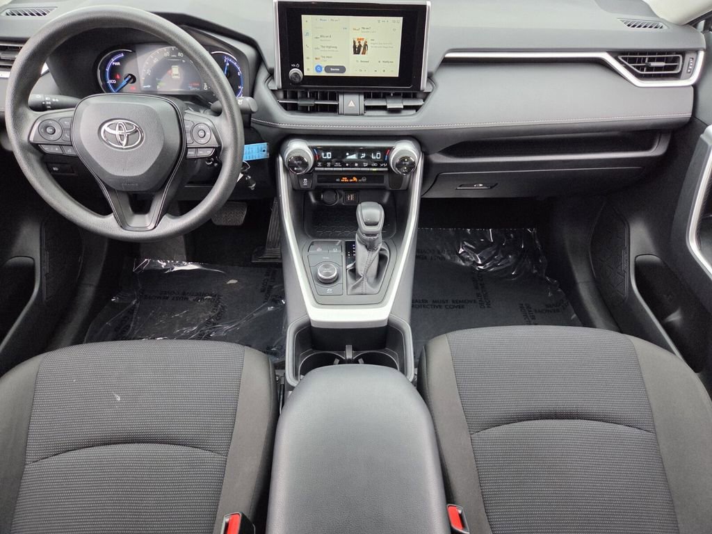 Used 2025 Toyota RAV4 LE image 8