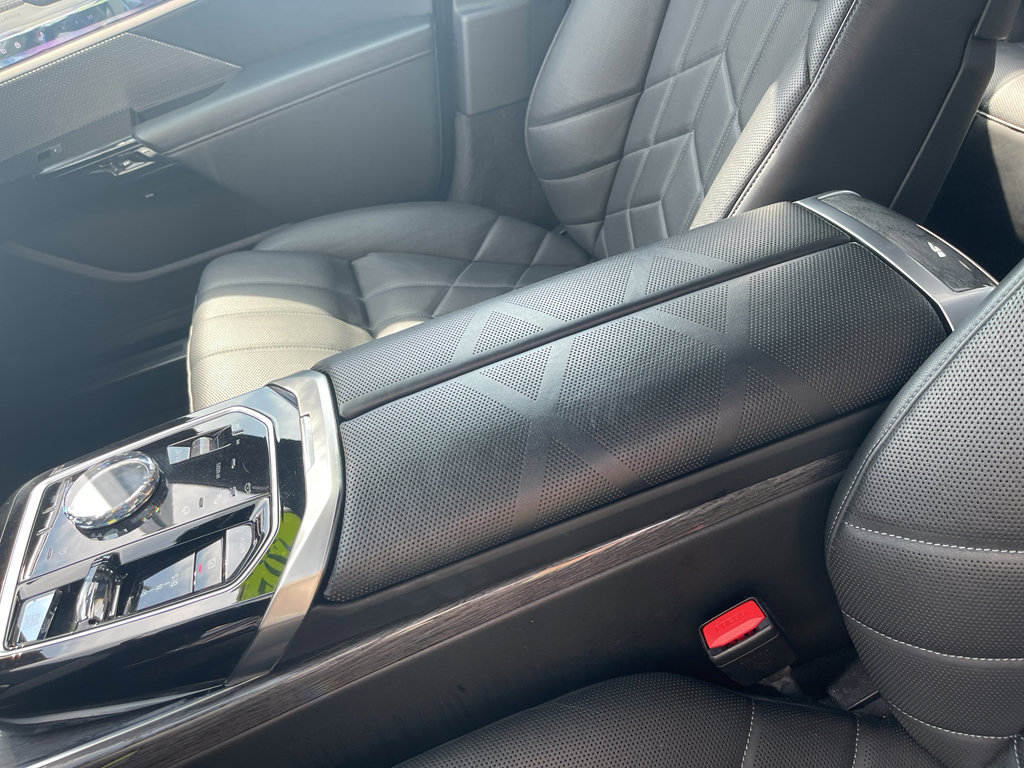 Used 2024 BMW 740i xDrive image 15