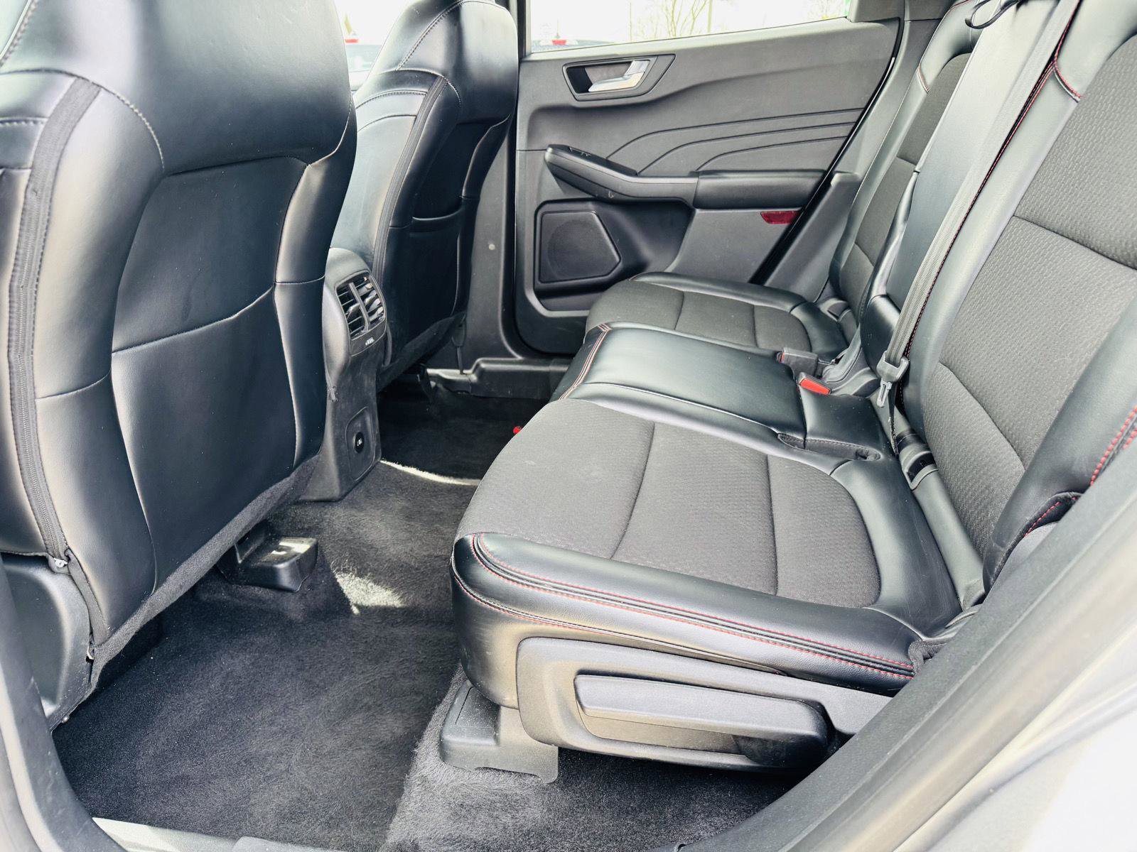 Used 2024 Ford Escape ST-Line w/ Tech Pack #1 image 30