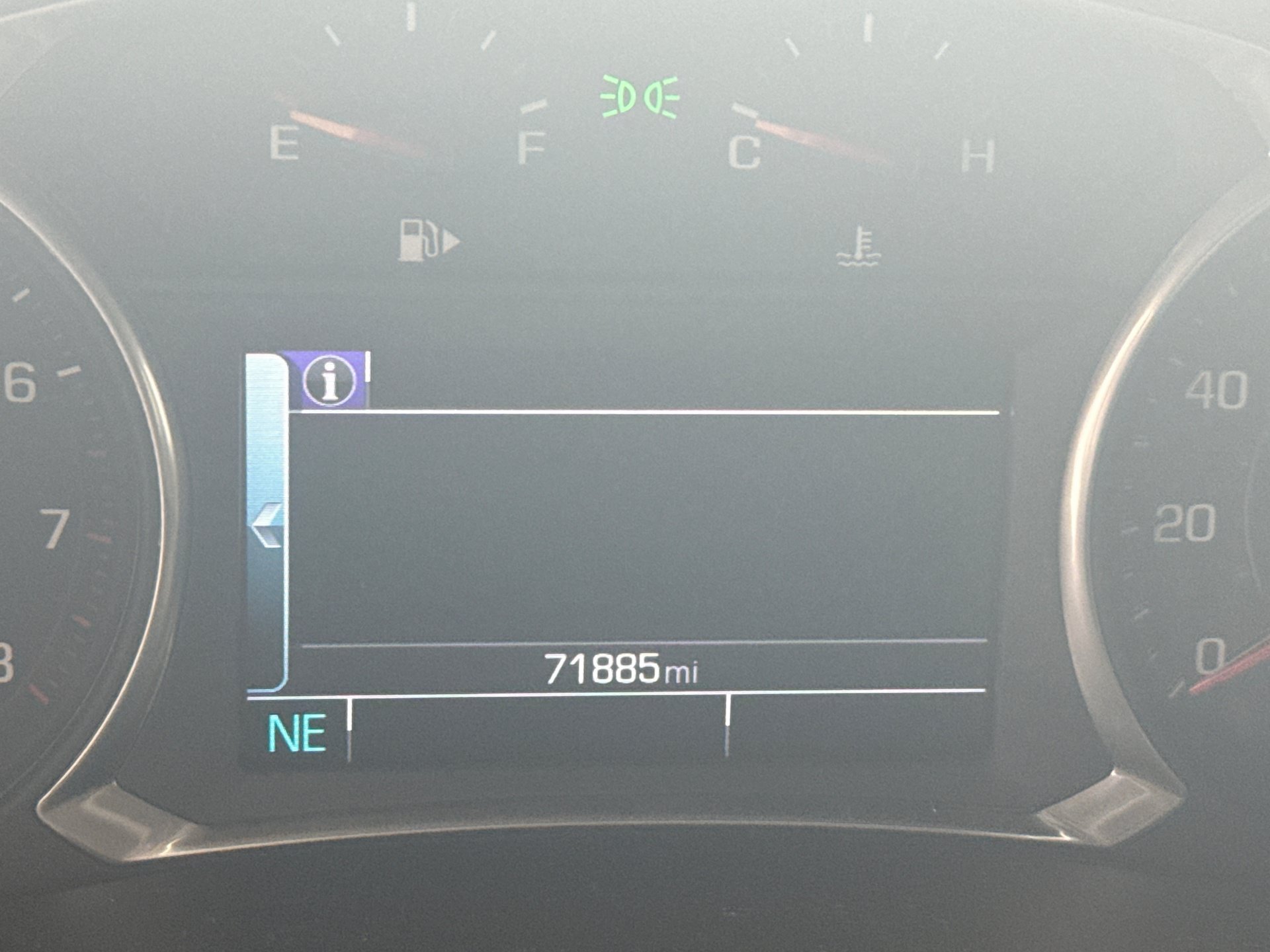 Used 2017 Chevrolet Malibu LT FWD image 13