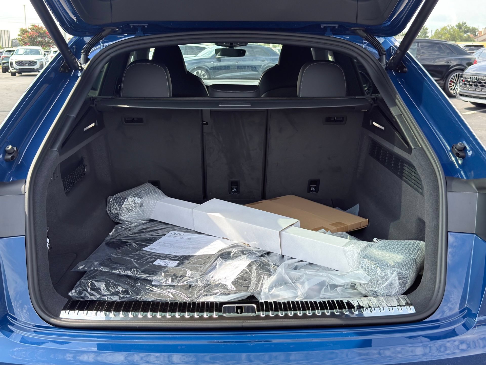 New 2026 Audi SQ8 Premium Plus AWD/4WD image 11