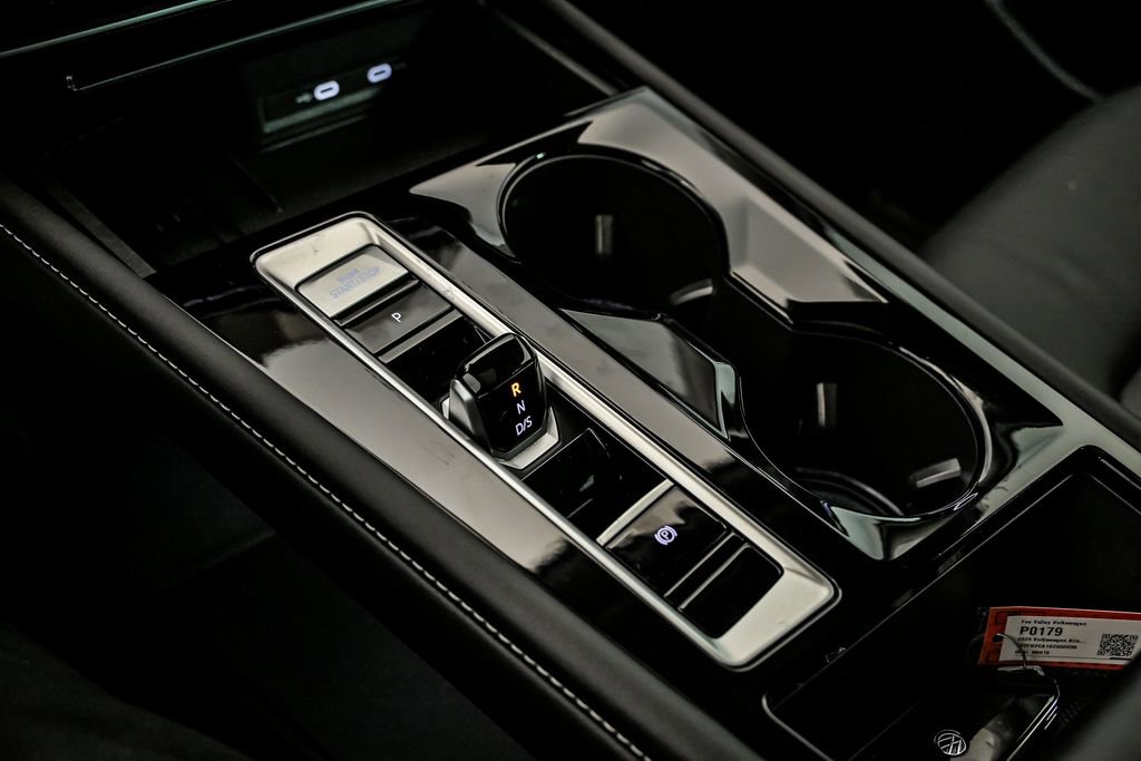 Certified 2025 Volkswagen Atlas SEL Premium R-Line image 23