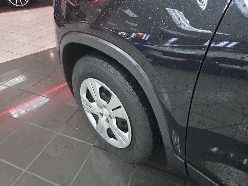 Used 2015 Chevrolet Trax LS FWD image 29