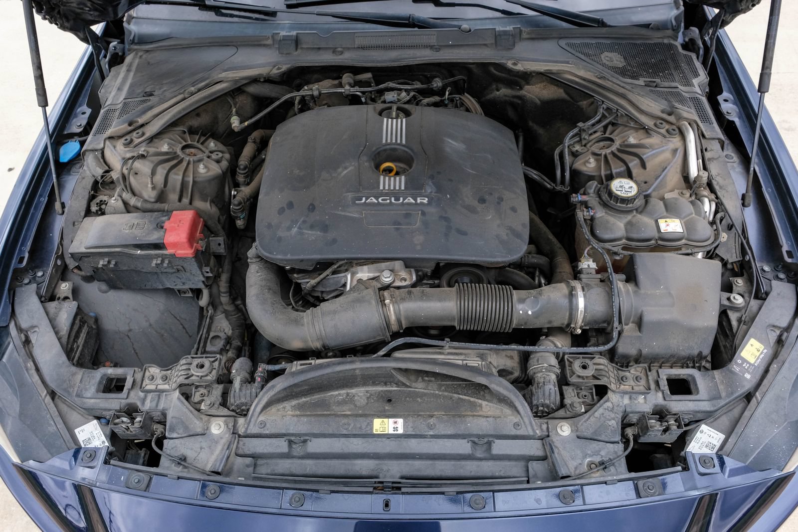Used 2017 Jaguar XE RWD image 60