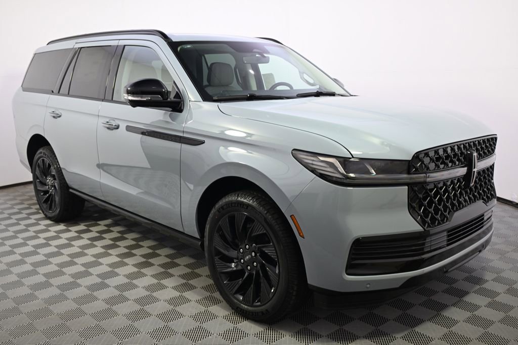 New 2026 Lincoln Navigator Reserve AWD/4WD image 8