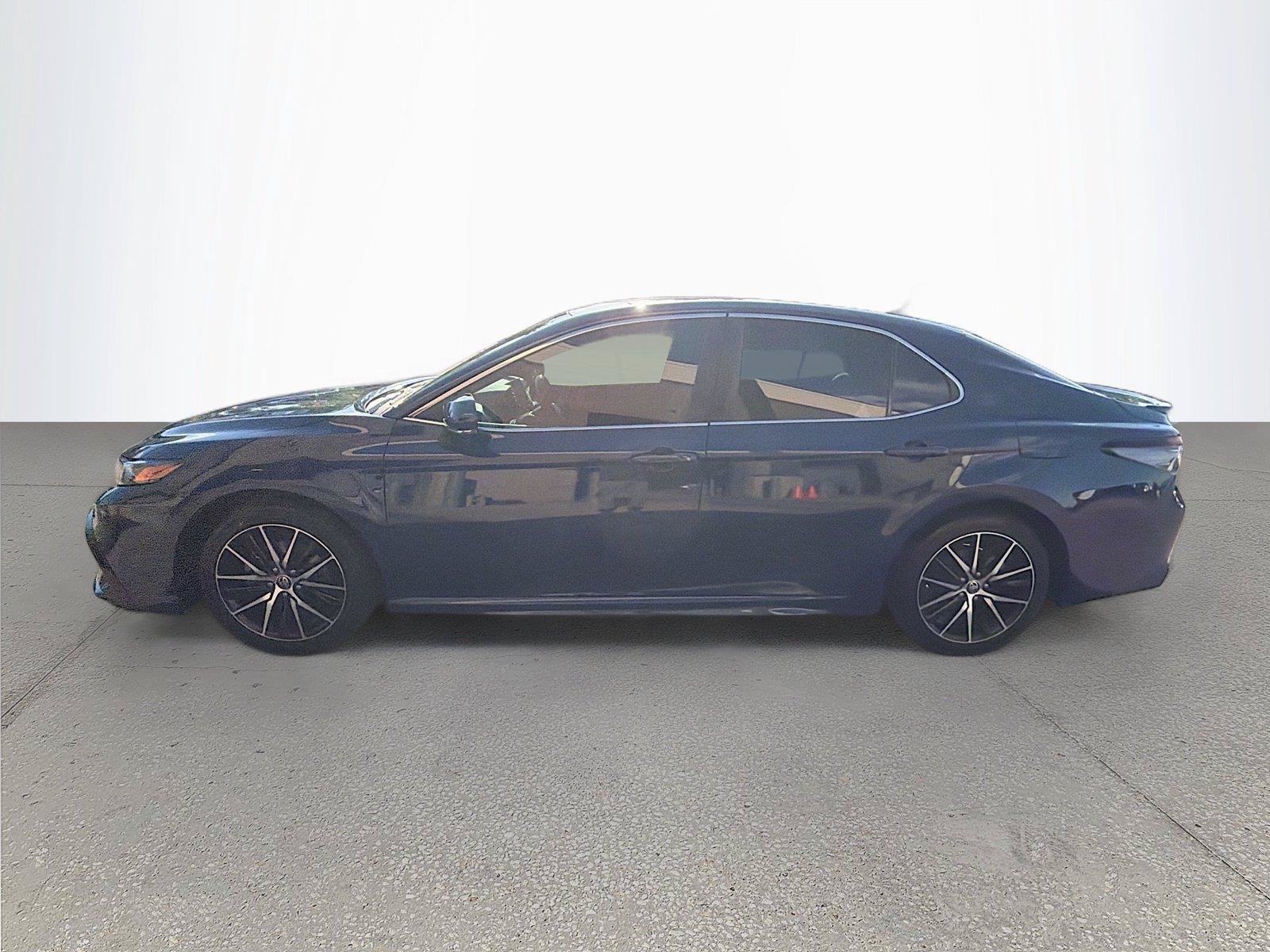 Used 2023 Toyota Camry SE FWD image 7