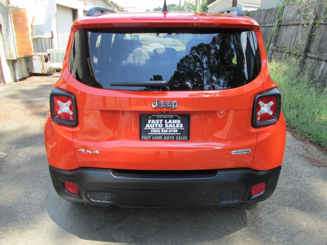 Used 2015 Jeep Renegade Latitude AWD/4WD image 46