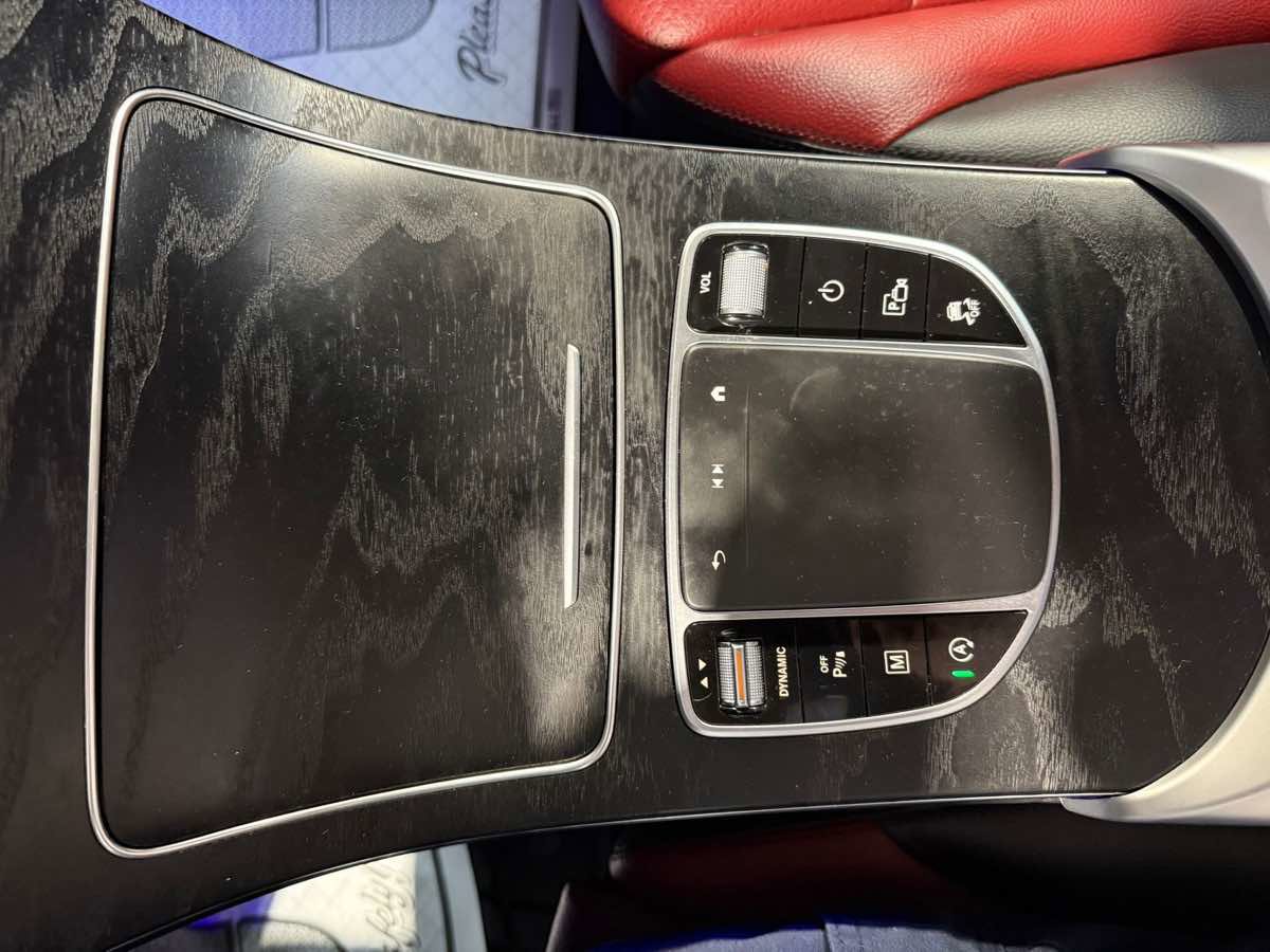 Used 2022 Mercedes-Benz GLC 300 4MATIC w/ AMG Line image 43