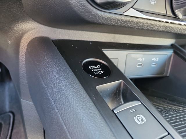 Used 2025 Nissan Kicks SV w/ Charging Package FWD image 24