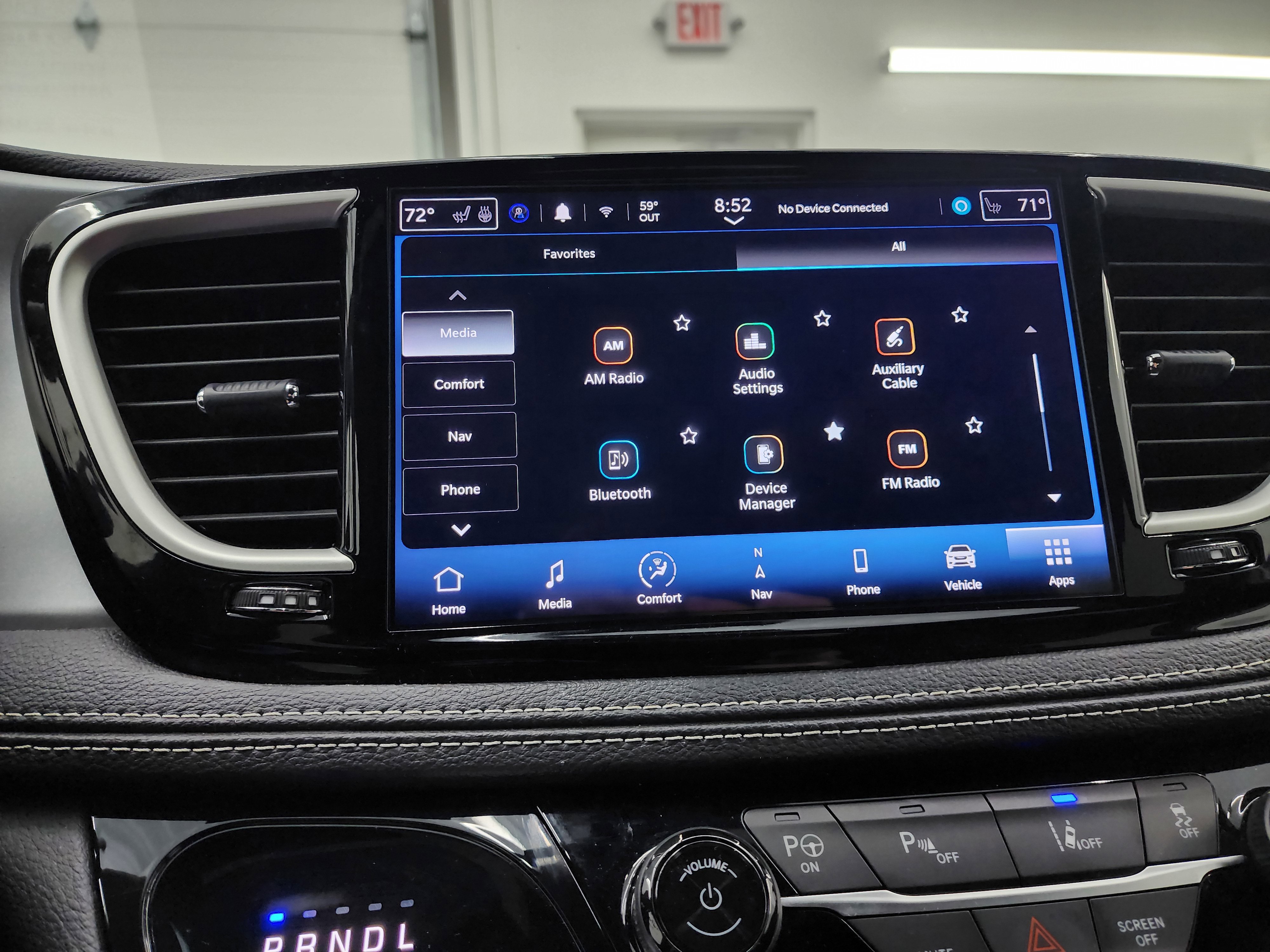 Used 2024 Chrysler Pacifica Limited image 58