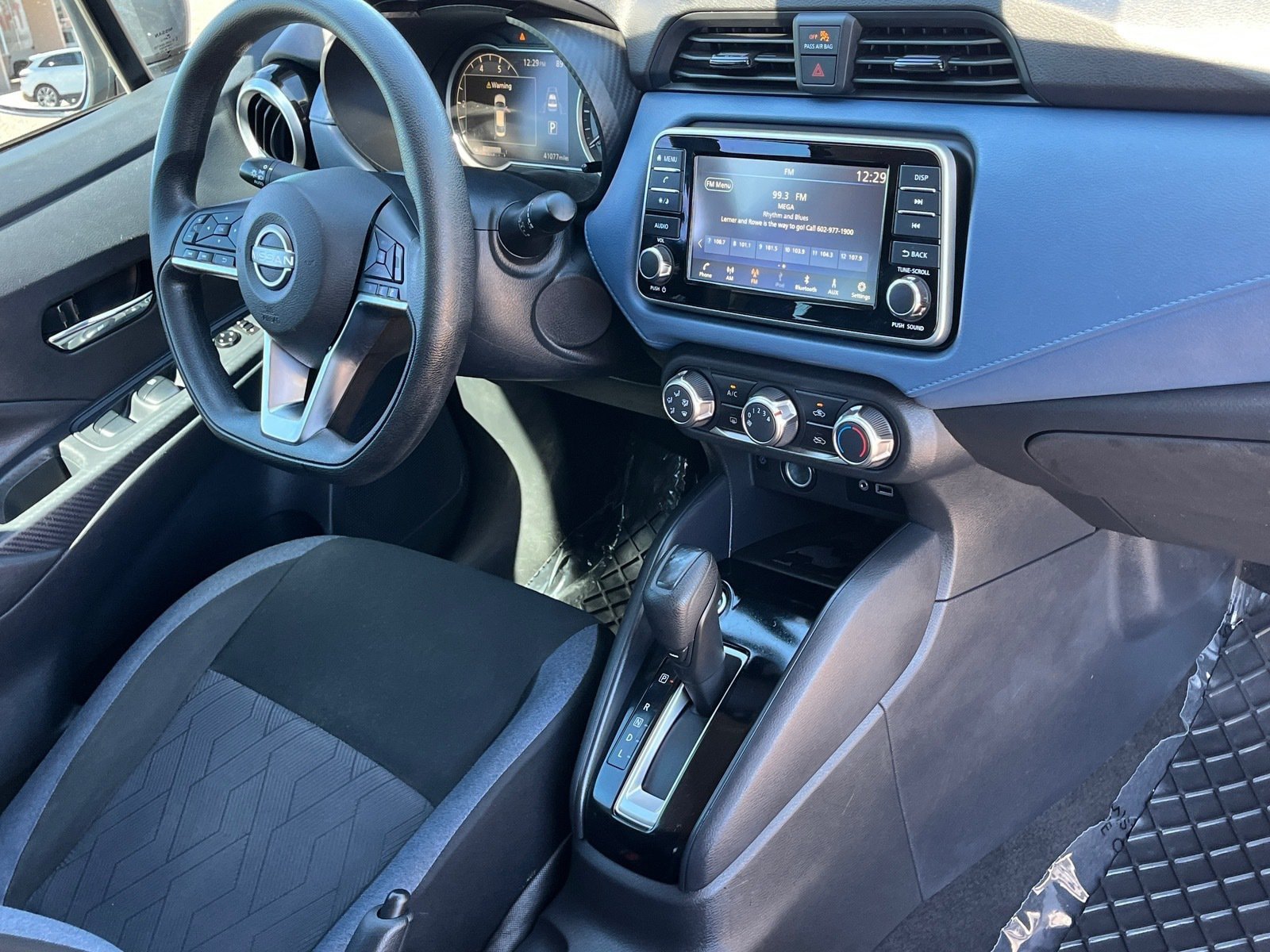 Used 2024 Nissan Versa SV w/ Trunk Package FWD image 9