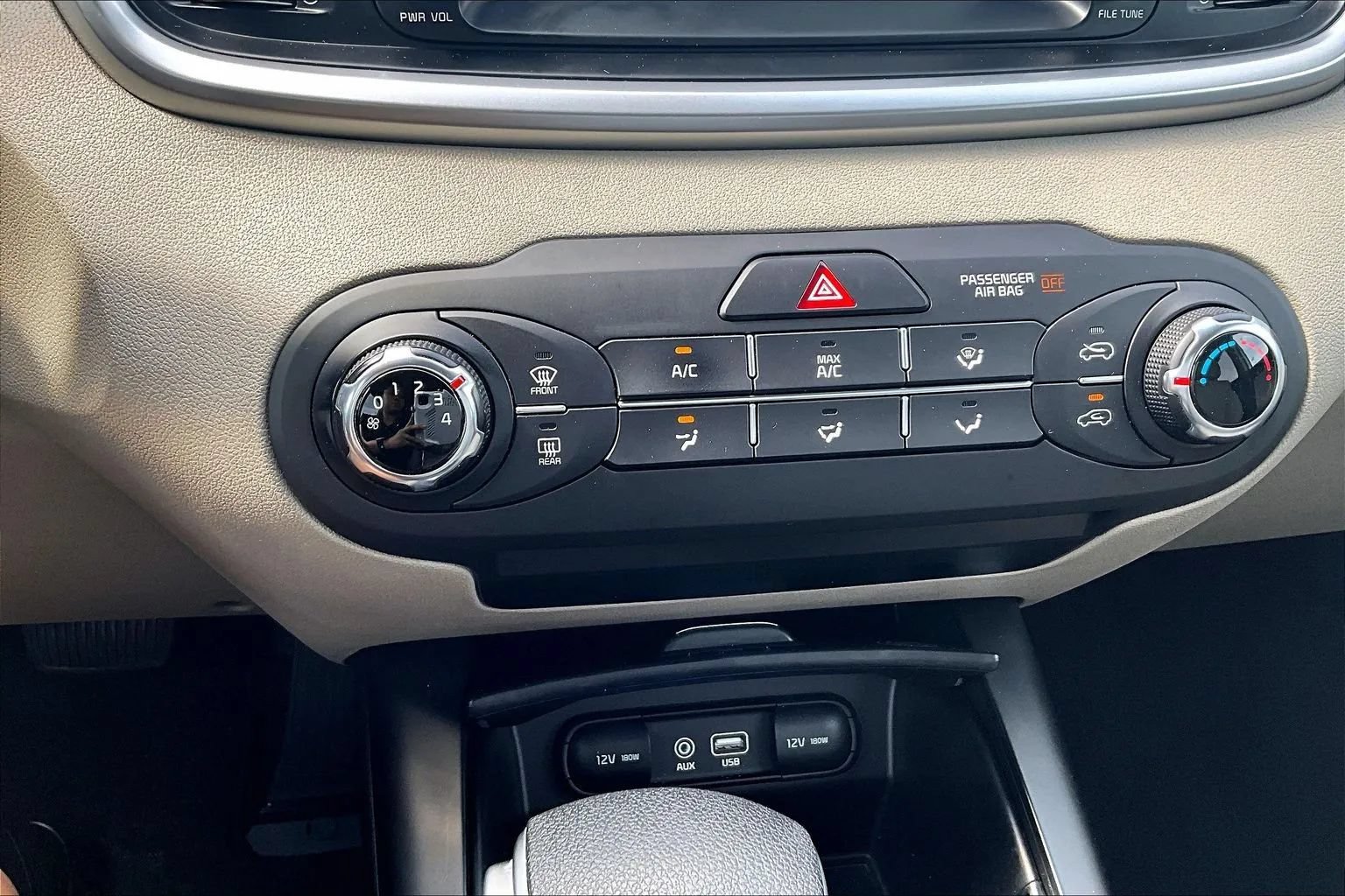 Used 2020 Kia Sorento LX FWD image 23
