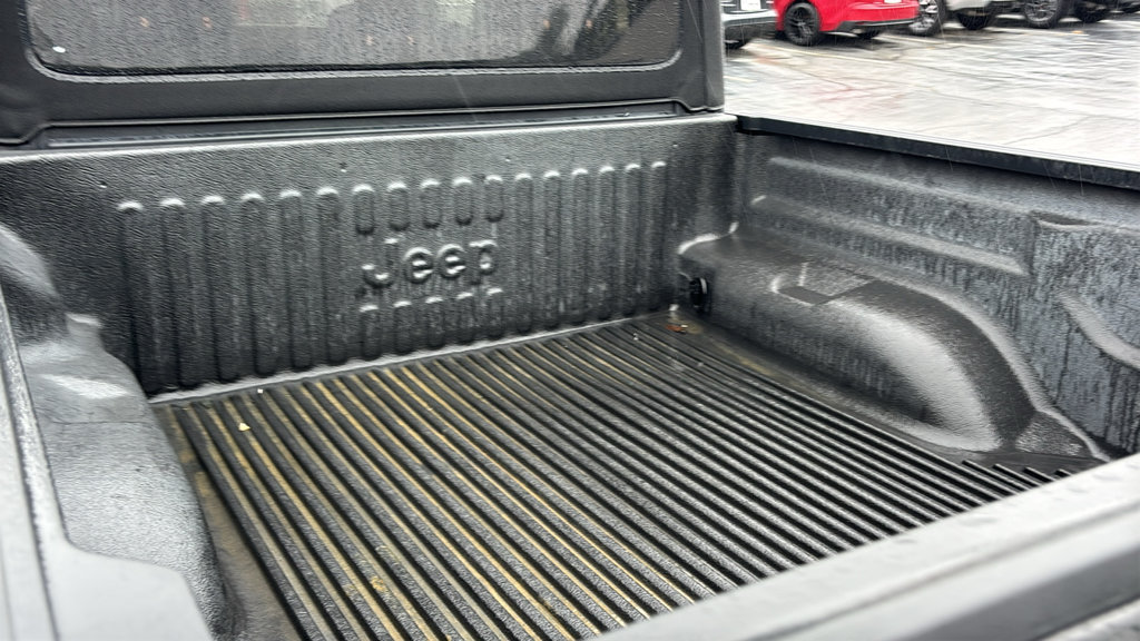 Used 2023 Jeep Gladiator Sport AWD/4WD image 32