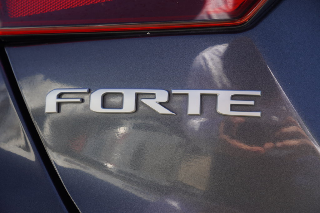 Used 2024 Kia Forte LXS w/ LXS Technology Package FWD image 14