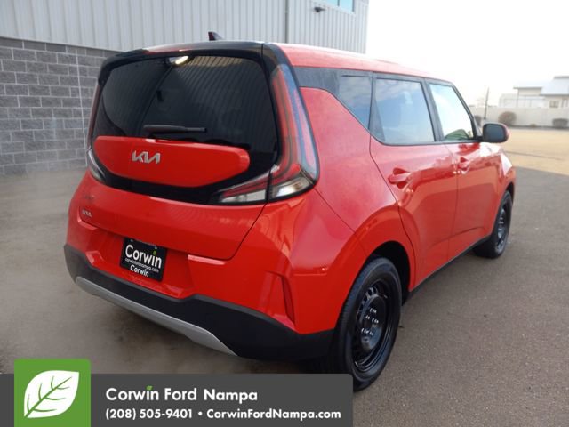 Used 2023 Kia Soul LX image 3