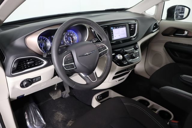 Used 2023 Chrysler Voyager LX FWD image 25