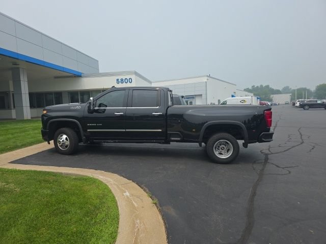 Used 2021 Chevrolet Silverado 3500 High Country w/ LPO, Hitch Package AWD/4WD image 9