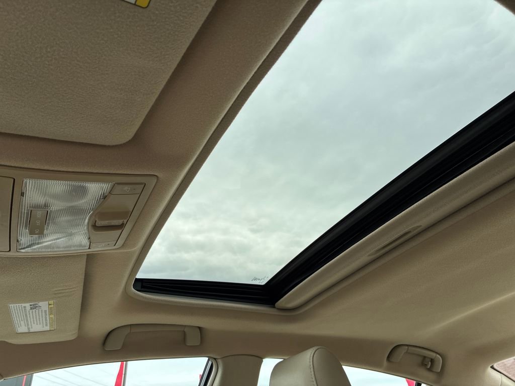 Used 2011 Toyota Avalon Limited image 31