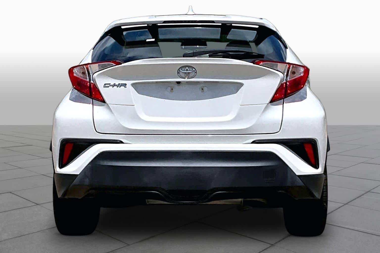 Used 2018 Toyota C-HR XLE FWD image 5