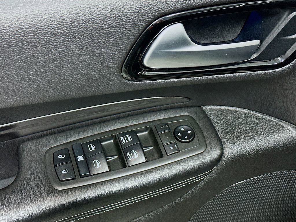 Used 2021 Dodge Durango SXT w/ 3rd Row Seating Group AWD/4WD image 18