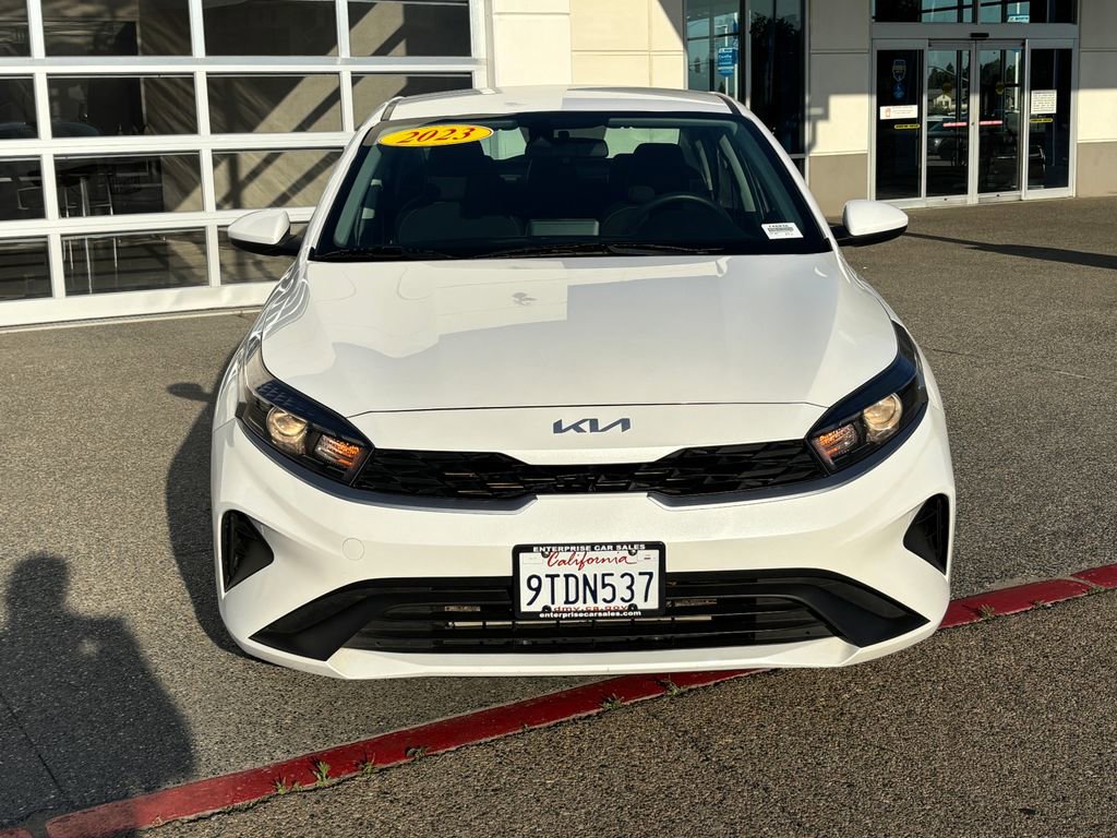 Used 2023 Kia Forte LXS image 2