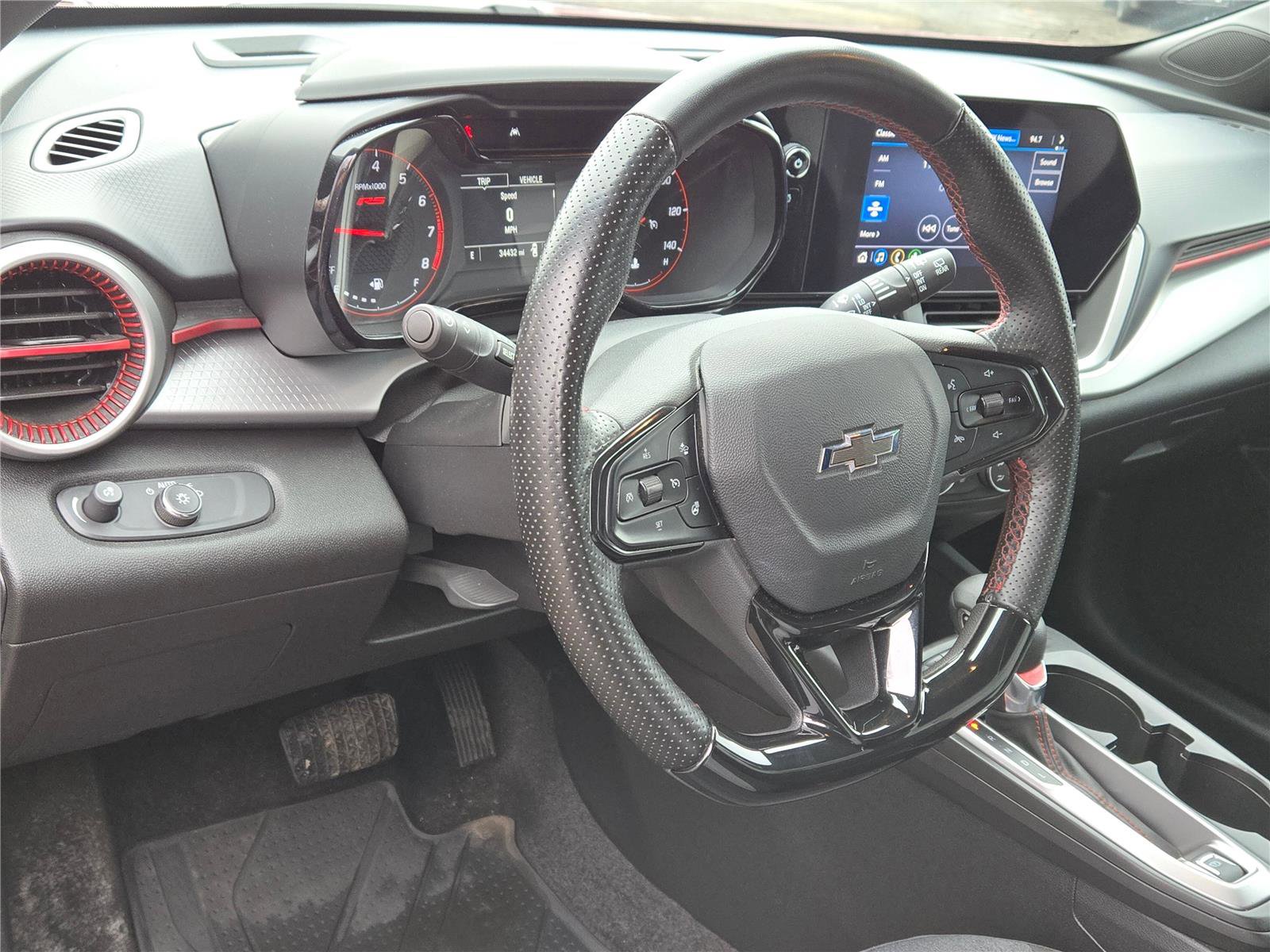 Used 2024 Chevrolet Trax RS w/ Driver Confidence Package image 16