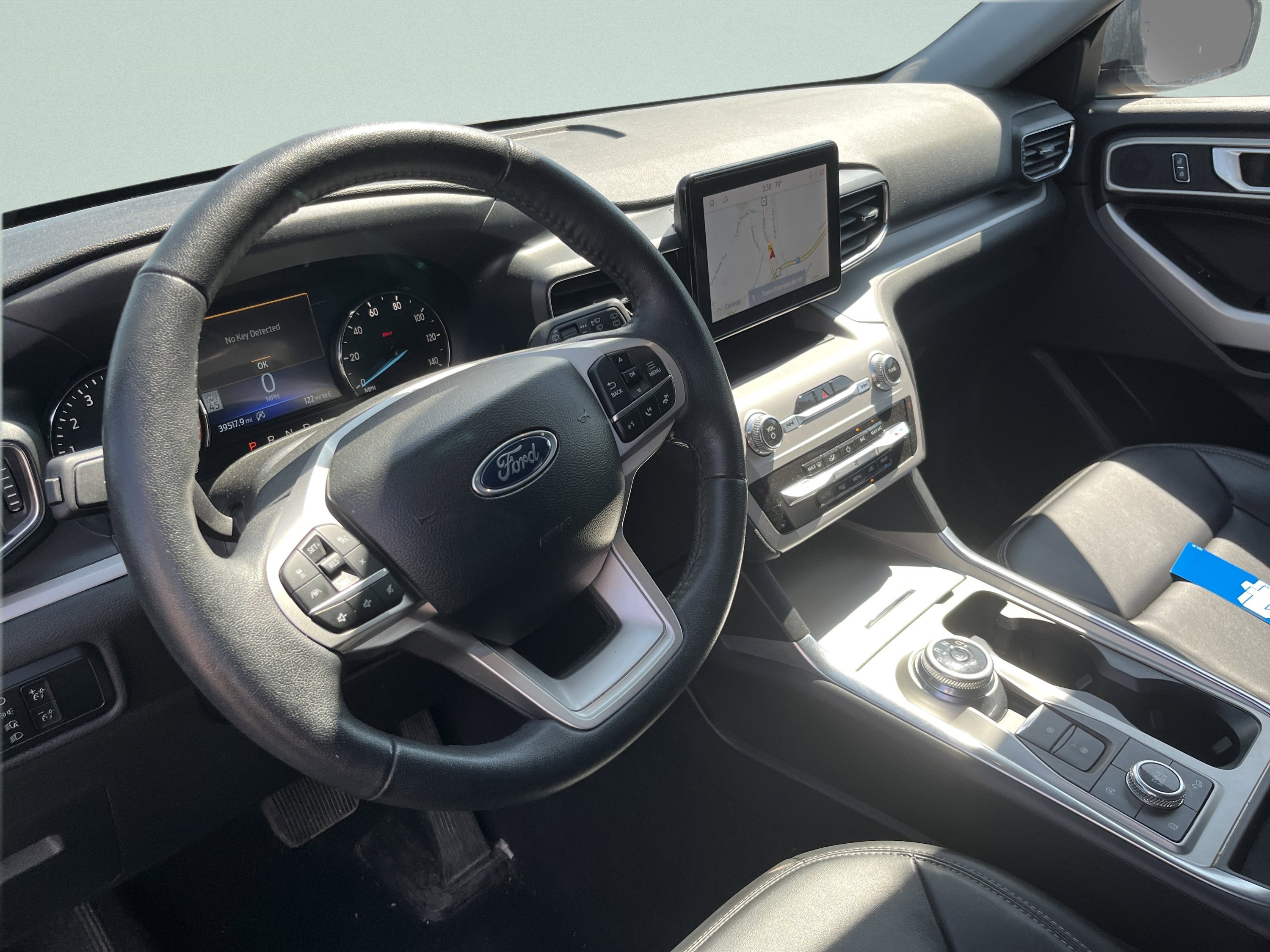 Used 2023 Ford Explorer XLT AWD/4WD image 18