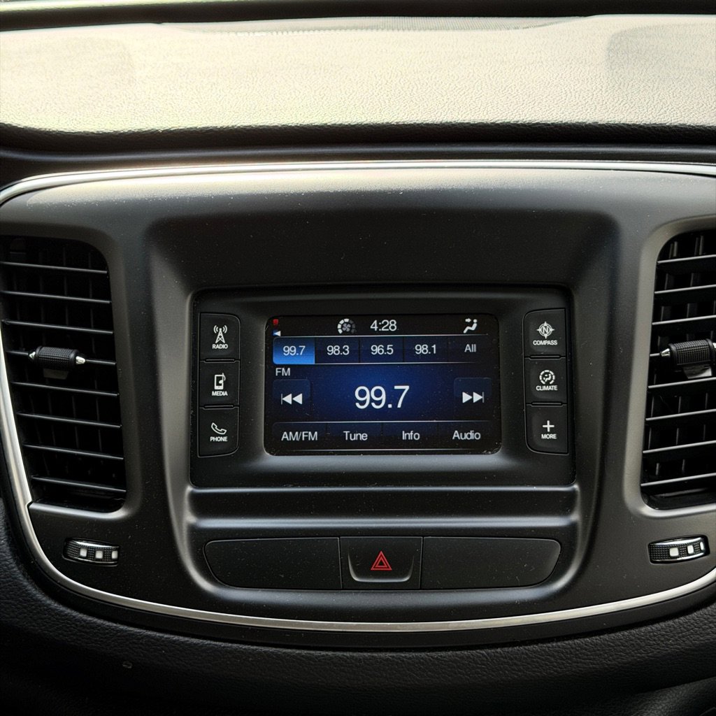 Used 2015 Chrysler 200 Limited image 37