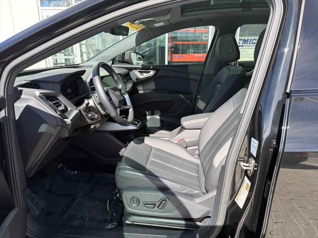 Used 2024 Audi Q4 e-tron Premium Plus image 9