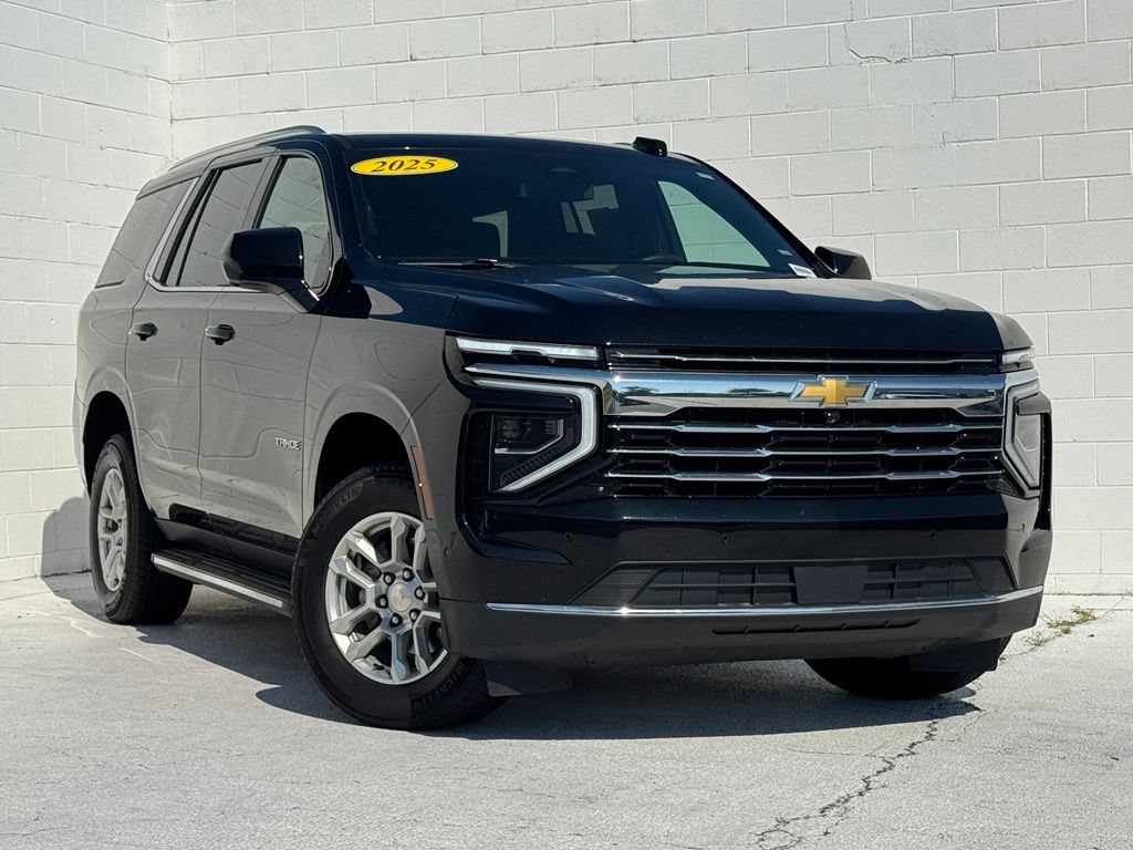 Used 2025 Chevrolet Tahoe LT RWD image 2
