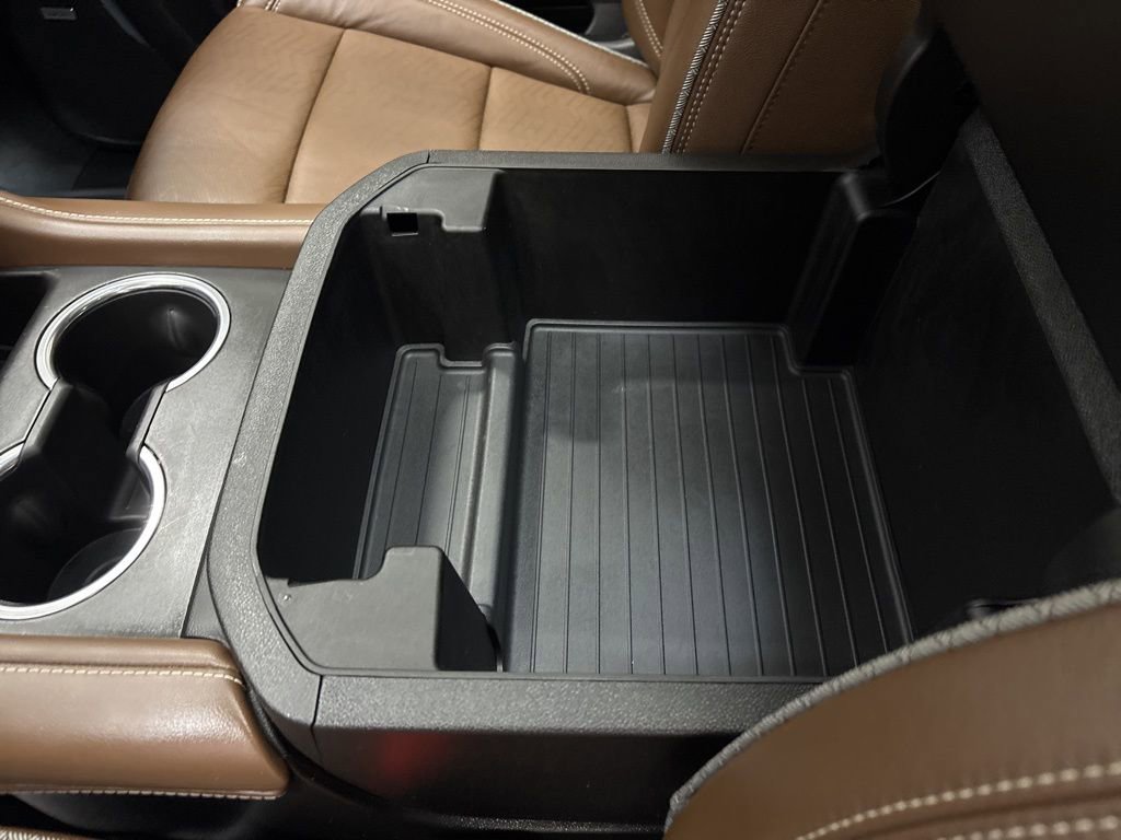 Used 2023 Chevrolet Suburban High Country w/ Advanced Technology Package image 17