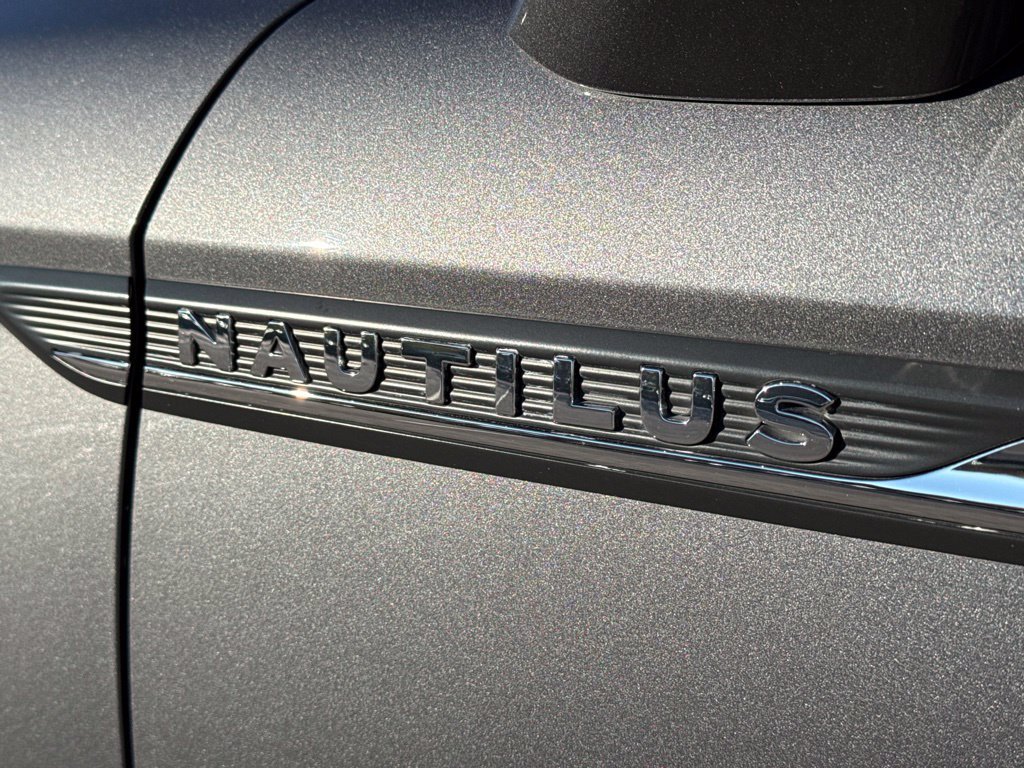 Certified 2023 Lincoln Nautilus Reserve AWD/4WD image 3