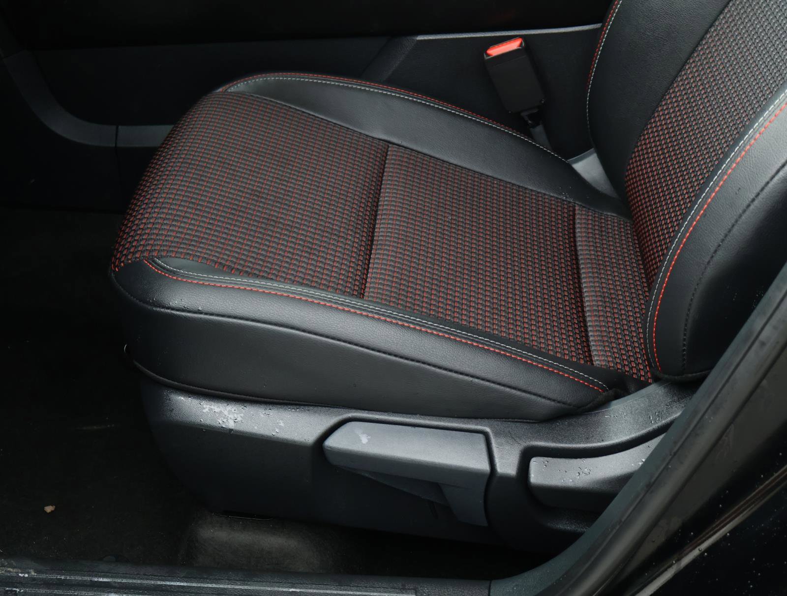 Used 2025 Nissan Kicks SR image 13