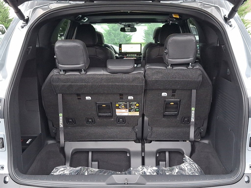 New 2026 Toyota Sienna XLE Woodland Edition image 19