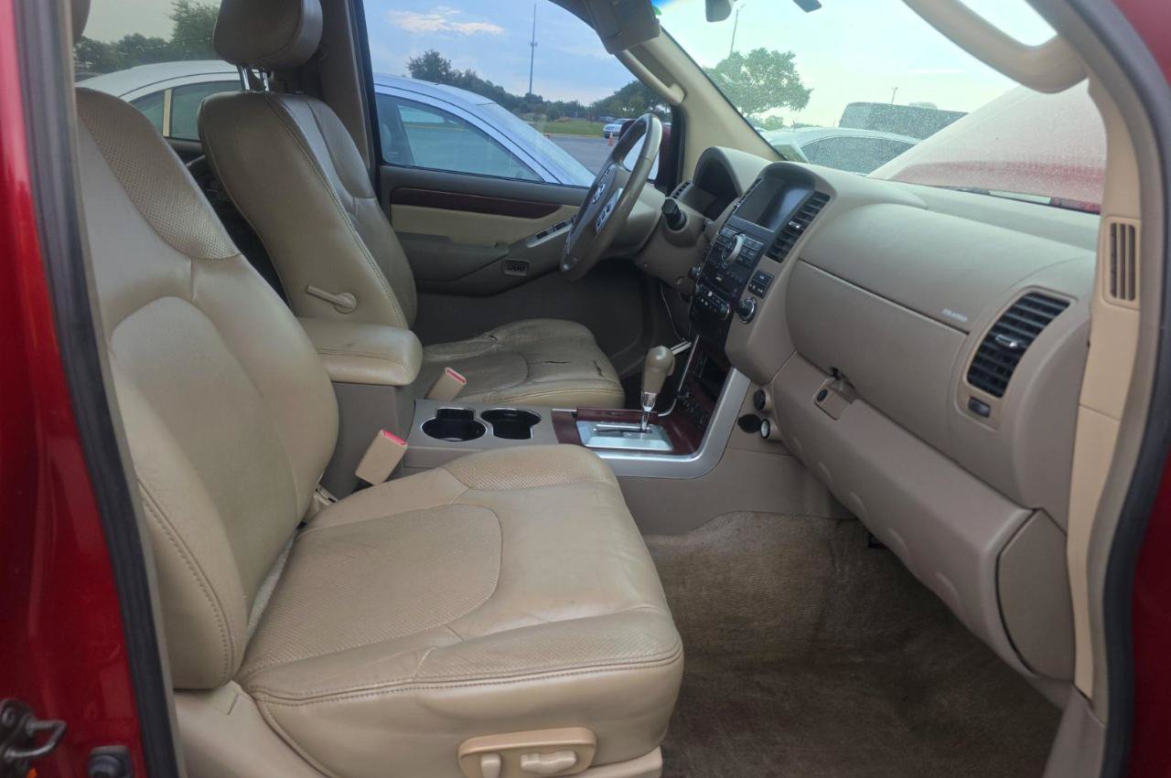 Used 2009 Nissan Pathfinder LE AWD/4WD image 8