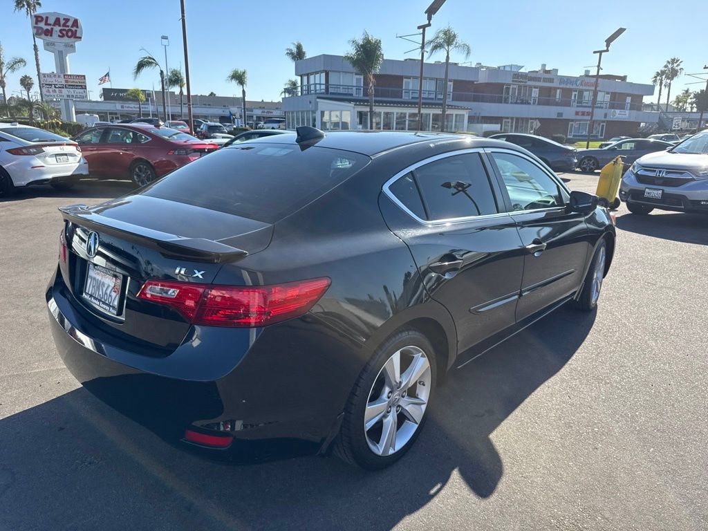 Used 2013 Acura ILX w/ Technology Package FWD image 5