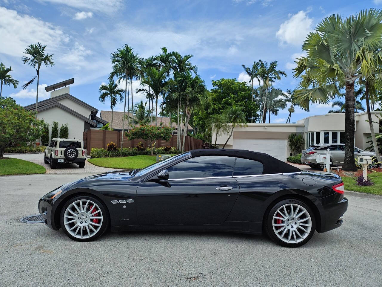 Used 2015 Maserati GranTurismo Convertible RWD image 7