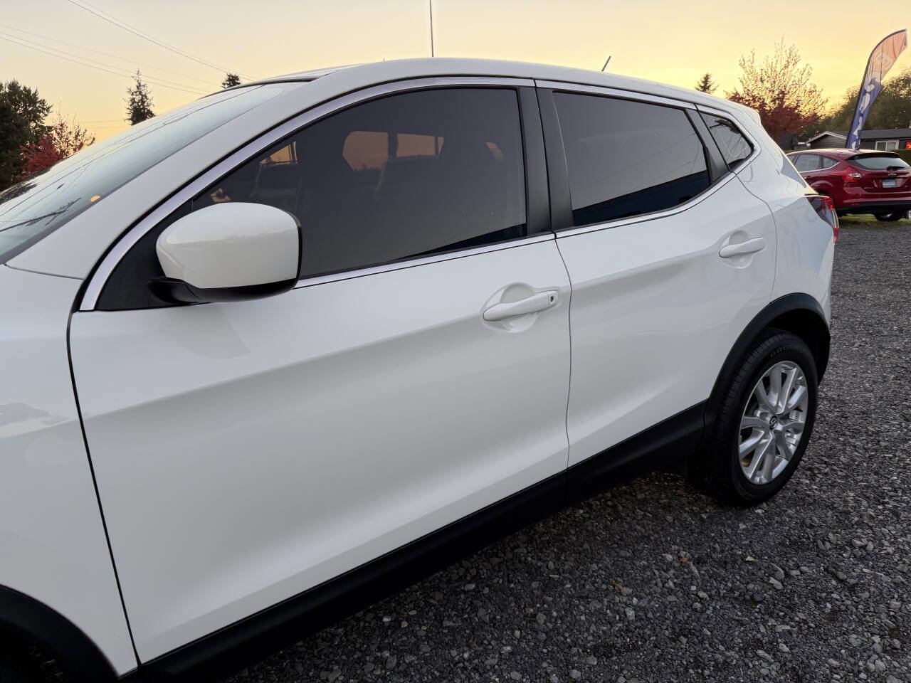 Used 2022 Nissan Rogue Sport S image 11