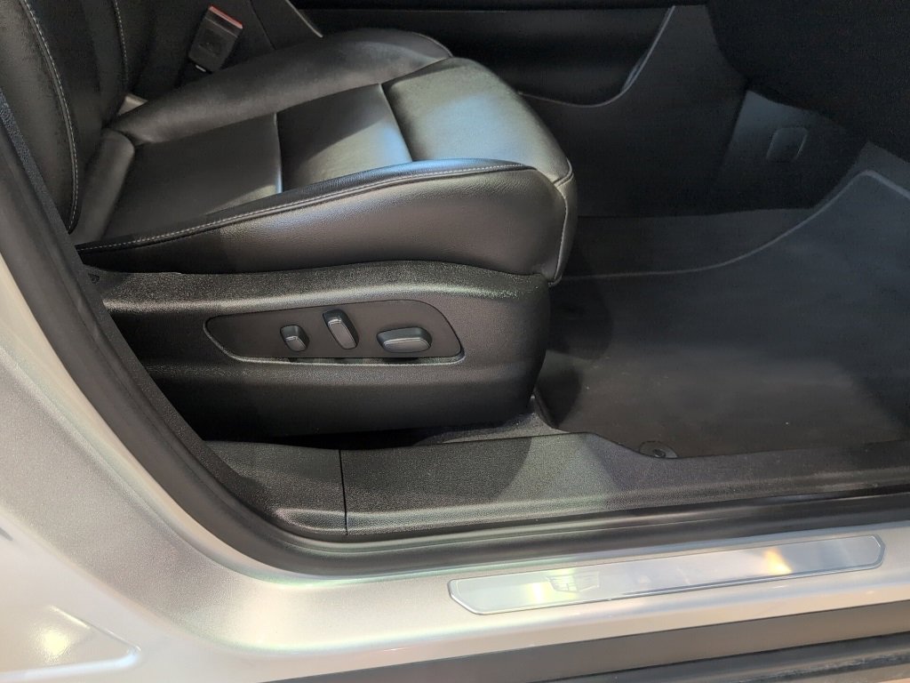 Used 2019 Cadillac XT4 Premium Luxury w/ Technology Package image 49