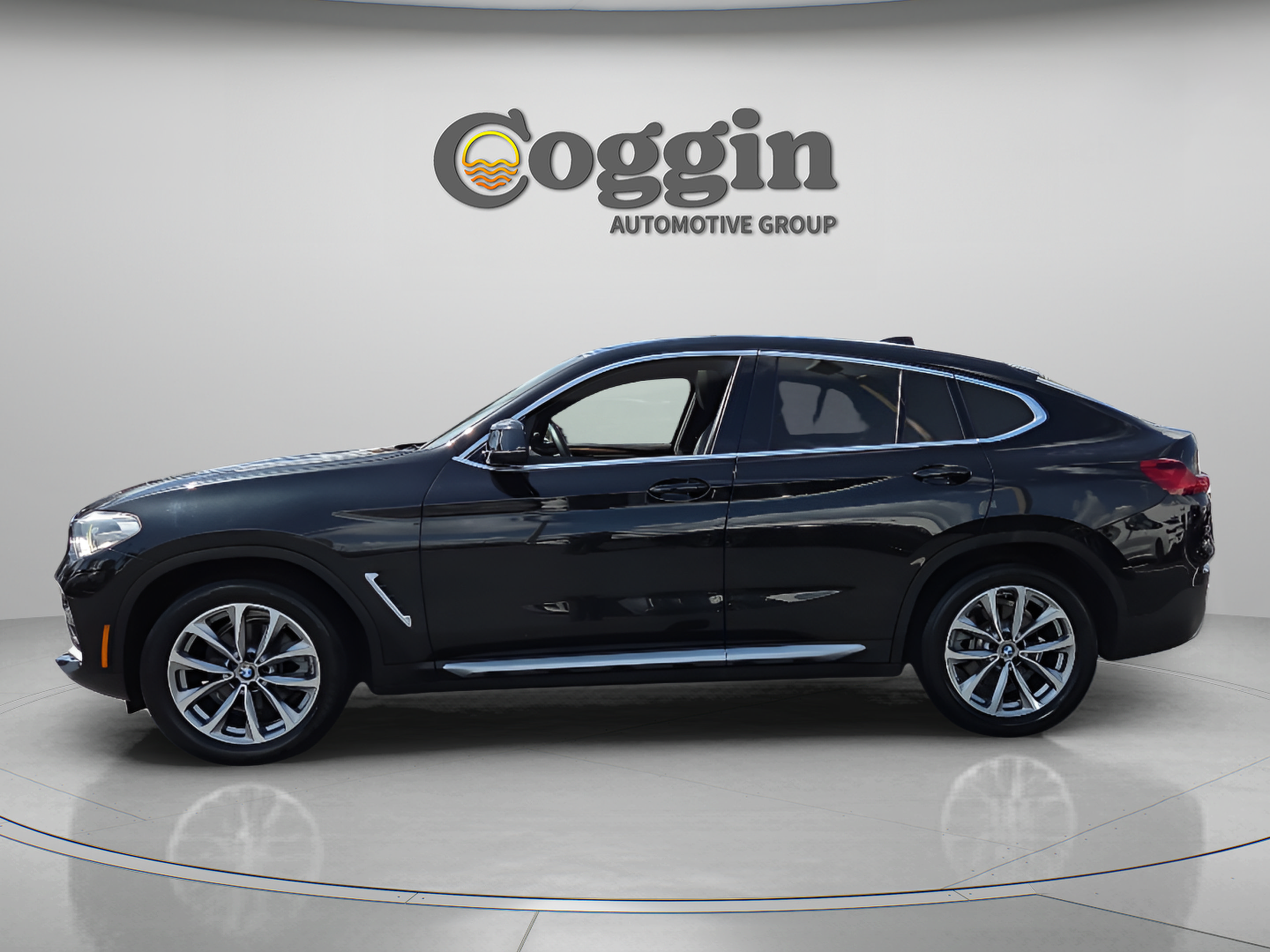 Used 2019 BMW X4 xDrive30i w/ Driving Assistance Package AWD/4WD image 2