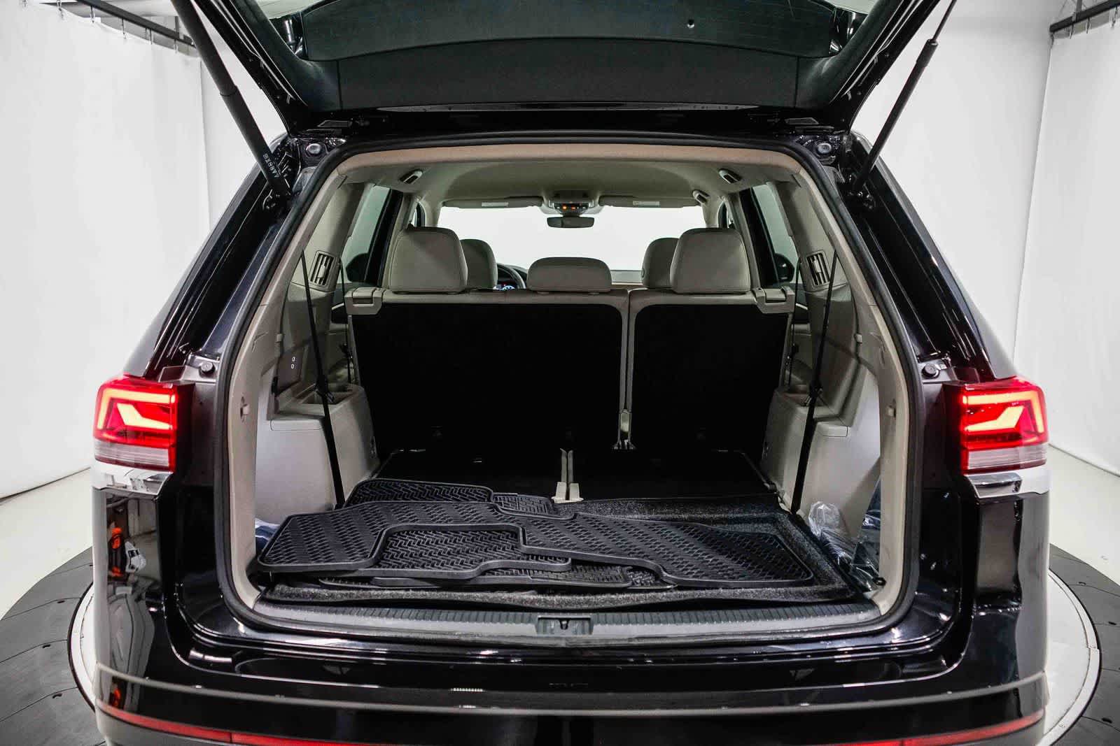 Used 2024 Volkswagen Atlas SE image 26